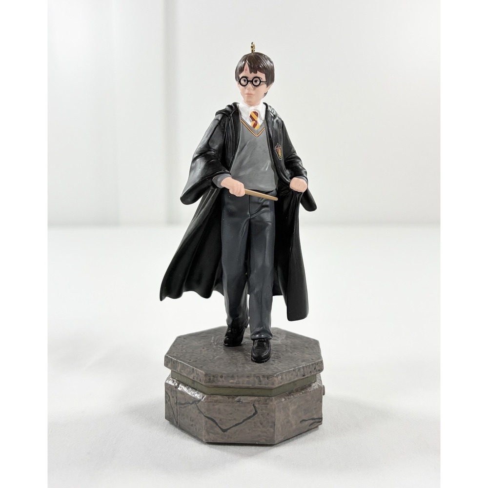 2019 Hallmark Harry Potter Storytellers Interactive Ornament Light And Sound - Picture 2 of 11
